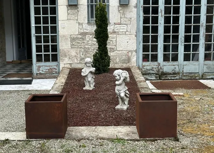 Les Trois Terrasses Bed & Breakfast 3*